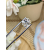 8.43 Ct. White Topaz from Ceylon (Sri Lanka) Life Style
