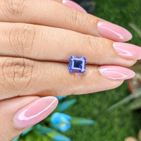 2.56 Ct. Violet Tanzanite from Tanzania Life Style