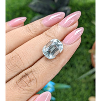 7.70 Ct. Blue Aquamarine from Tanzania Life Style