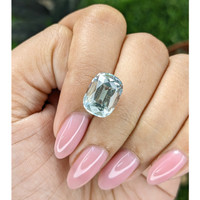 7.70 Ct. Blue Aquamarine from Tanzania Life Style