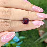 2.87 Ct. Purplish Pink Garnet from Tanzania Life Style
