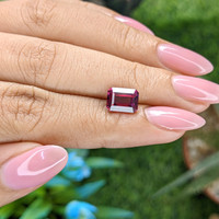 2.70 Ct. Purplish Pink Garnet from Tanzania Life Style
