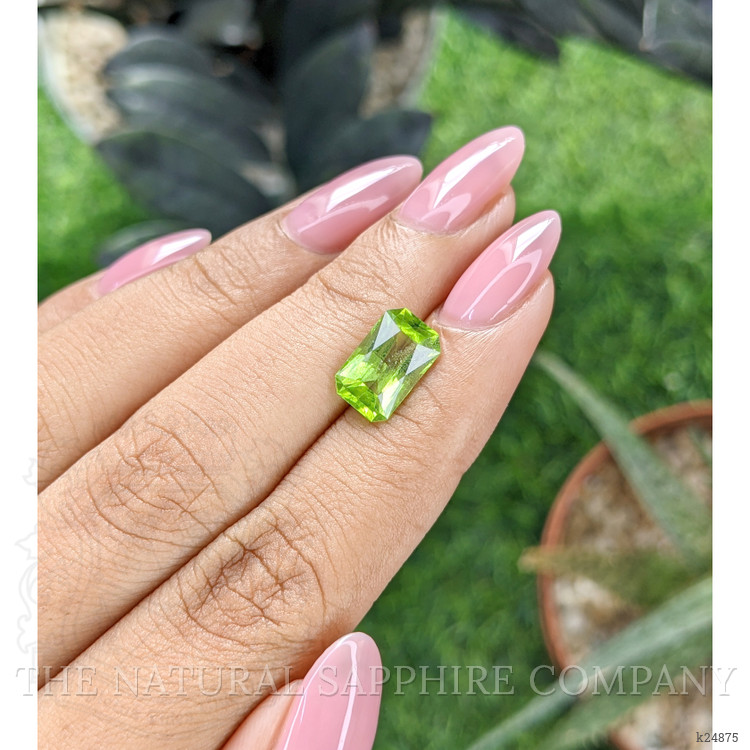 2.85 Ct. Green (Lime Green) Peridot from Tanzania