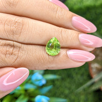 2.92 Ct. Green (Lime Green) Peridot from Tanzania Life Style