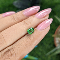 1.00 Ct. Tsavorite Garnet from Tanzania Life Style