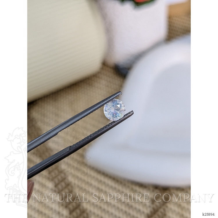 0.77 Ct. Rainbow Moonstone from Ceylon (Sri Lanka)