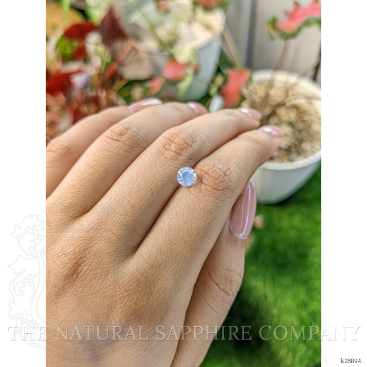 0.77 Ct. Rainbow Moonstone from Ceylon (Sri Lanka)