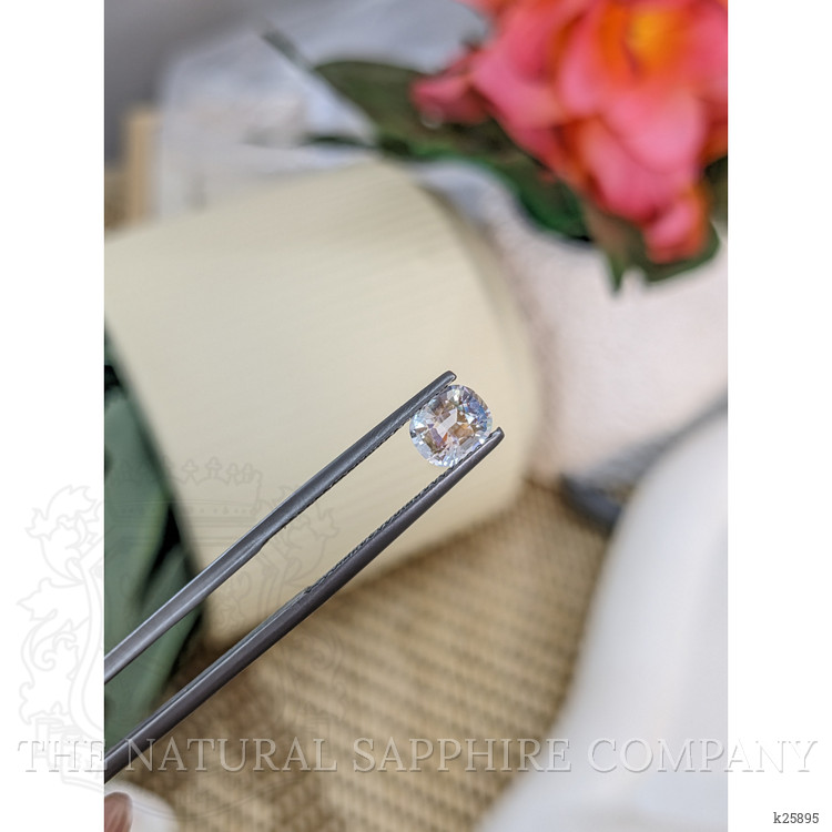 0.88 Ct. Rainbow Moonstone from Ceylon (Sri Lanka)
