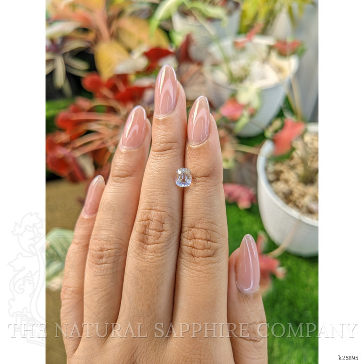 0.88 Ct. Rainbow Moonstone from Ceylon (Sri Lanka)