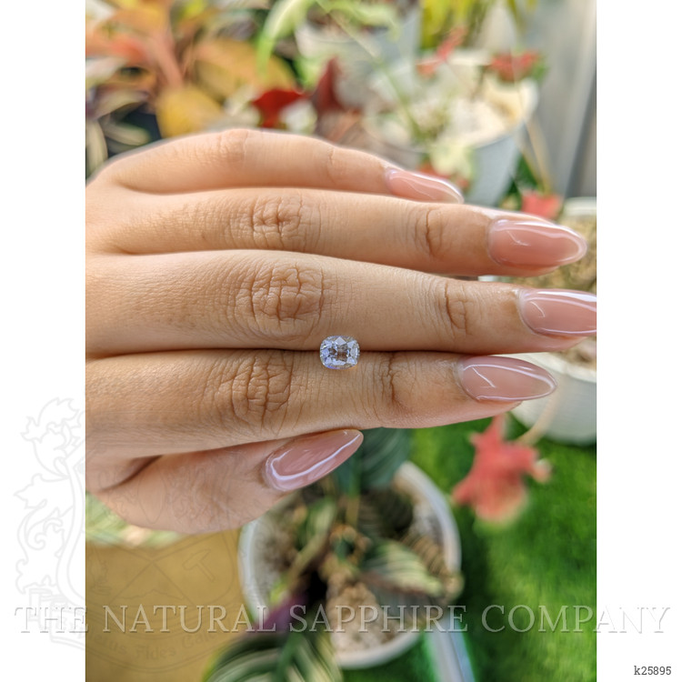 0.88 Ct. Rainbow Moonstone from Ceylon (Sri Lanka)