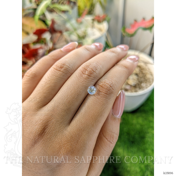 0.71 Ct. Rainbow Moonstone from Ceylon (Sri Lanka)