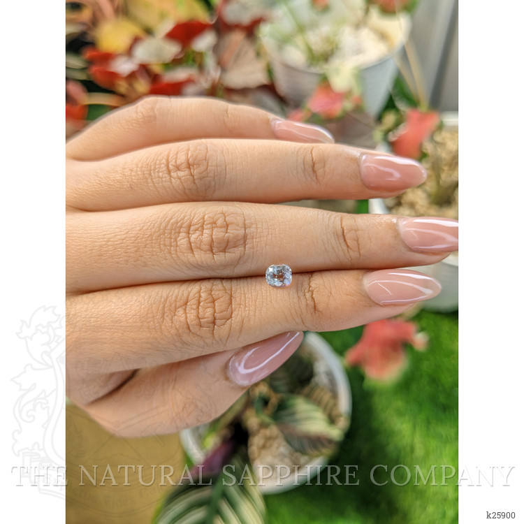 0.59 Ct. Rainbow Moonstone from Ceylon (Sri Lanka)