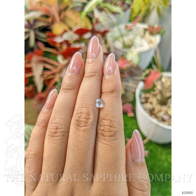 0.59 Ct. Rainbow Moonstone from Ceylon (Sri Lanka)