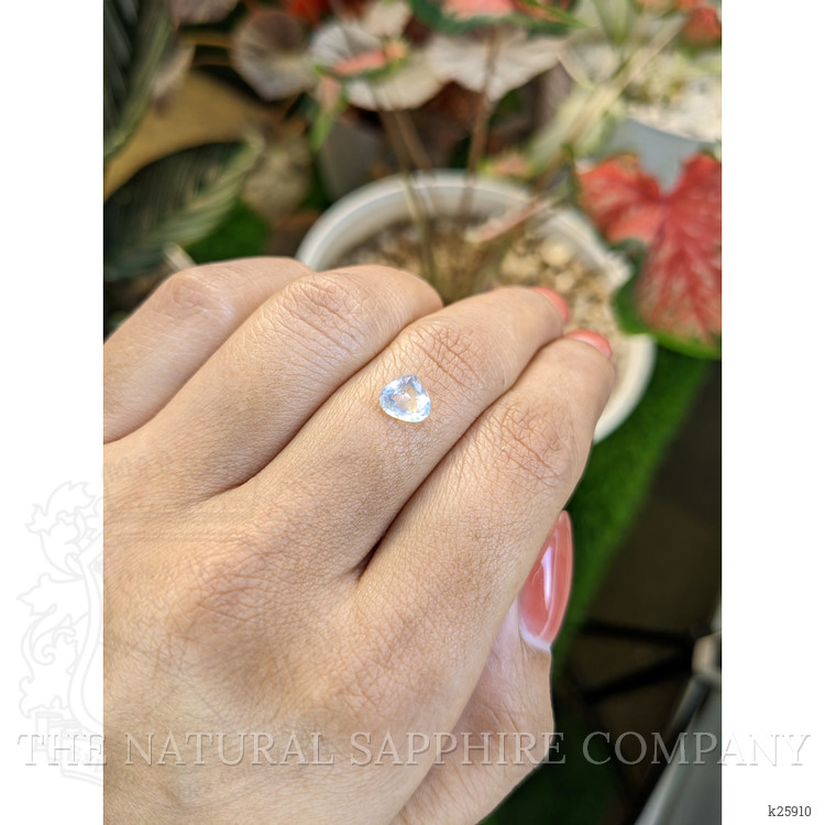 0.68 Ct. Rainbow Moonstone from Ceylon (Sri Lanka)