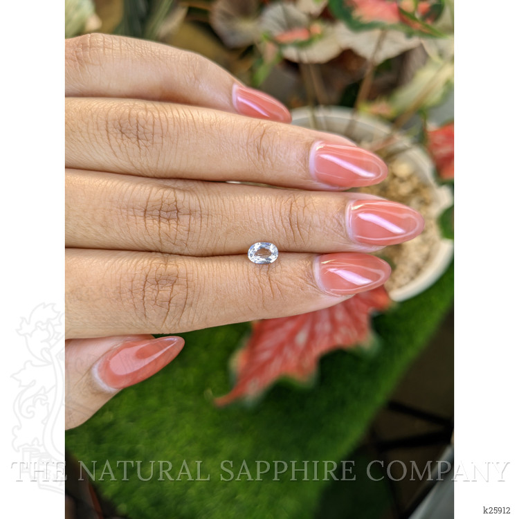 0.43 Ct. Rainbow Moonstone from Ceylon (Sri Lanka)