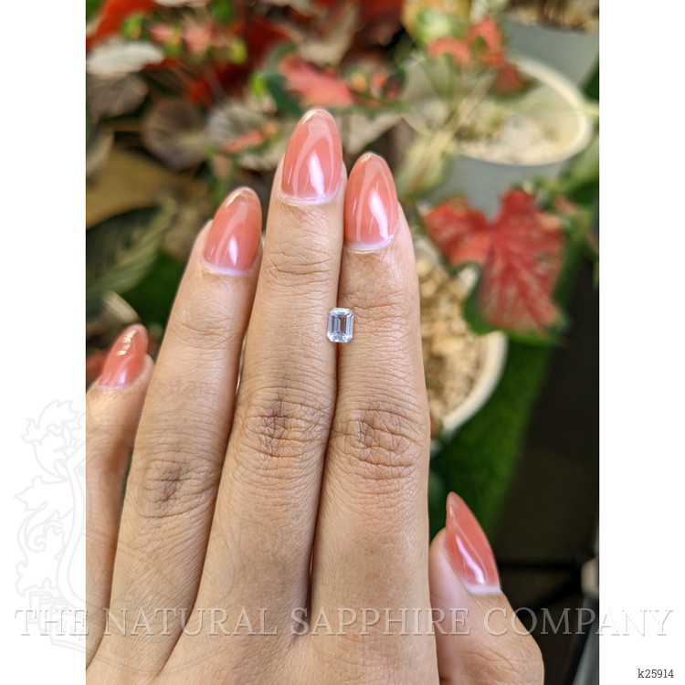 0.40 Ct. Rainbow Moonstone from Ceylon (Sri Lanka)