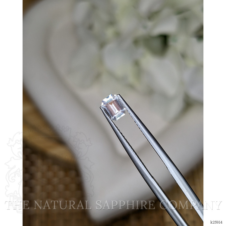 0.40 Ct. Rainbow Moonstone from Ceylon (Sri Lanka)