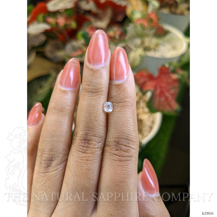 0.50 Ct. Rainbow Moonstone from Ceylon (Sri Lanka)