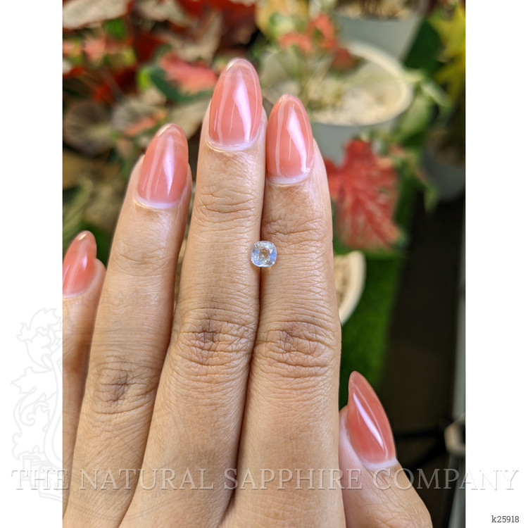0.49 Ct. Rainbow Moonstone from Ceylon (Sri Lanka)