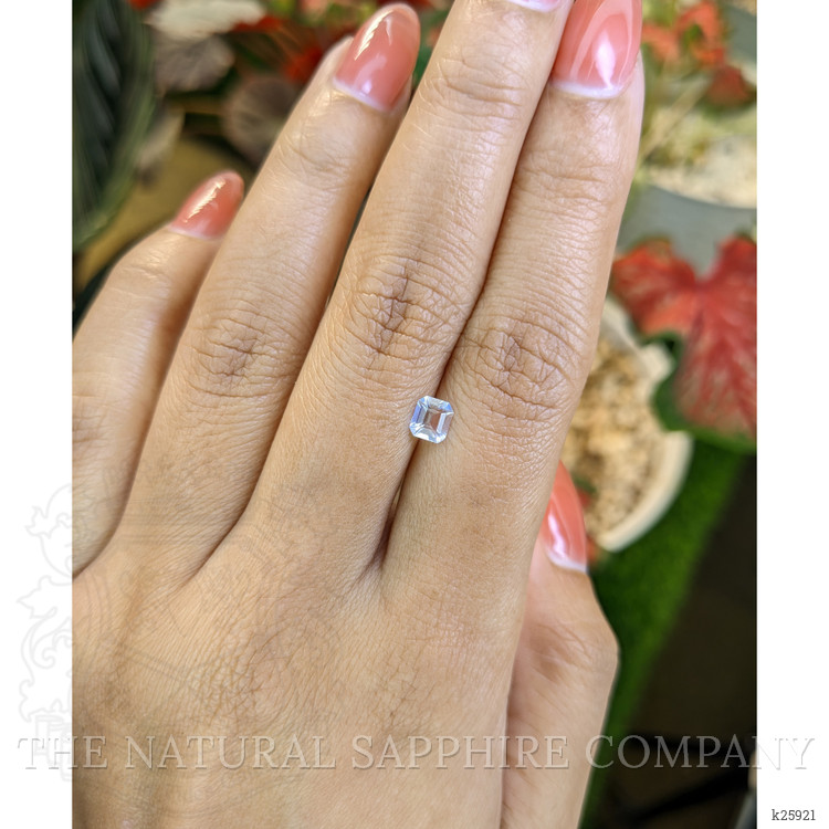 0.40 Ct. Rainbow Moonstone from Ceylon (Sri Lanka)