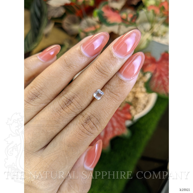 0.40 Ct. Rainbow Moonstone from Ceylon (Sri Lanka)
