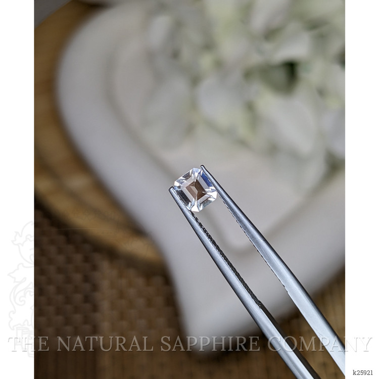 0.40 Ct. Rainbow Moonstone from Ceylon (Sri Lanka)