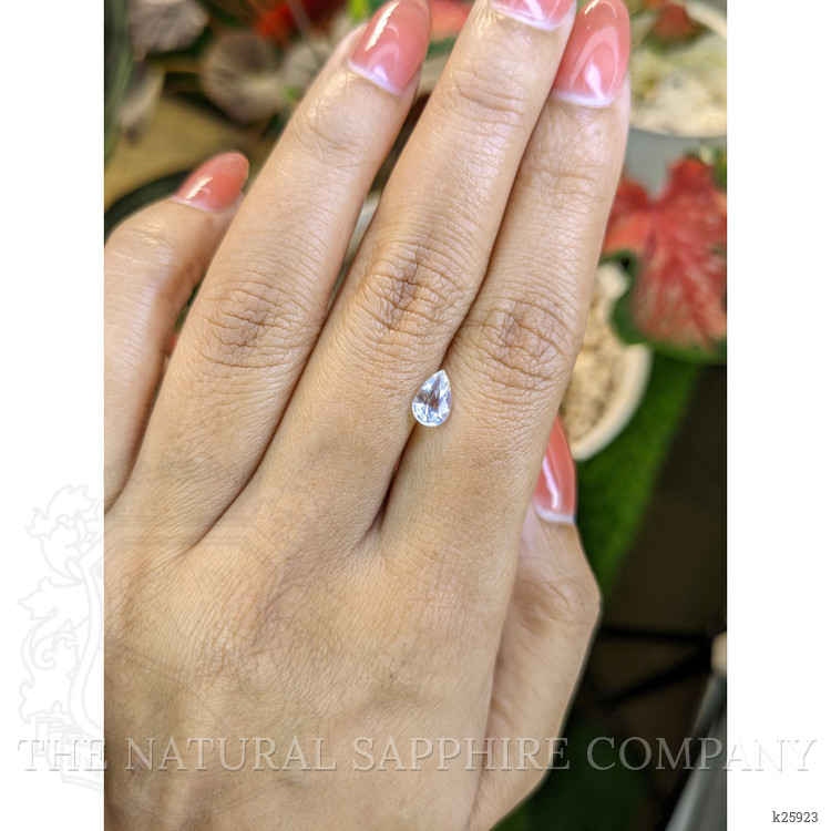 0.64 Ct. Rainbow Moonstone from Ceylon (Sri Lanka)