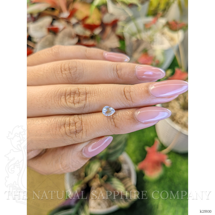 0.64 Ct. Rainbow Moonstone from Ceylon (Sri Lanka)