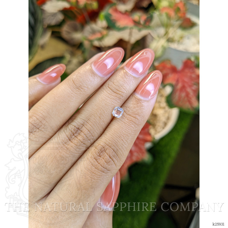 0.46 Ct. Rainbow Moonstone from Ceylon (Sri Lanka)