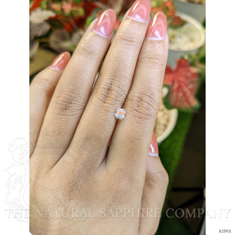 0.46 Ct. Rainbow Moonstone from Ceylon (Sri Lanka)