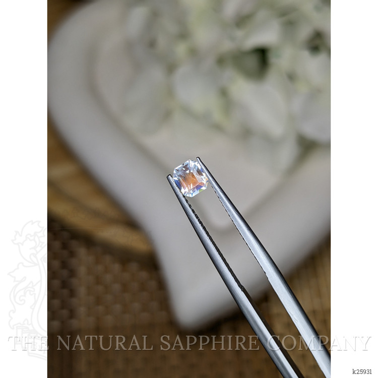 0.46 Ct. Rainbow Moonstone from Ceylon (Sri Lanka)