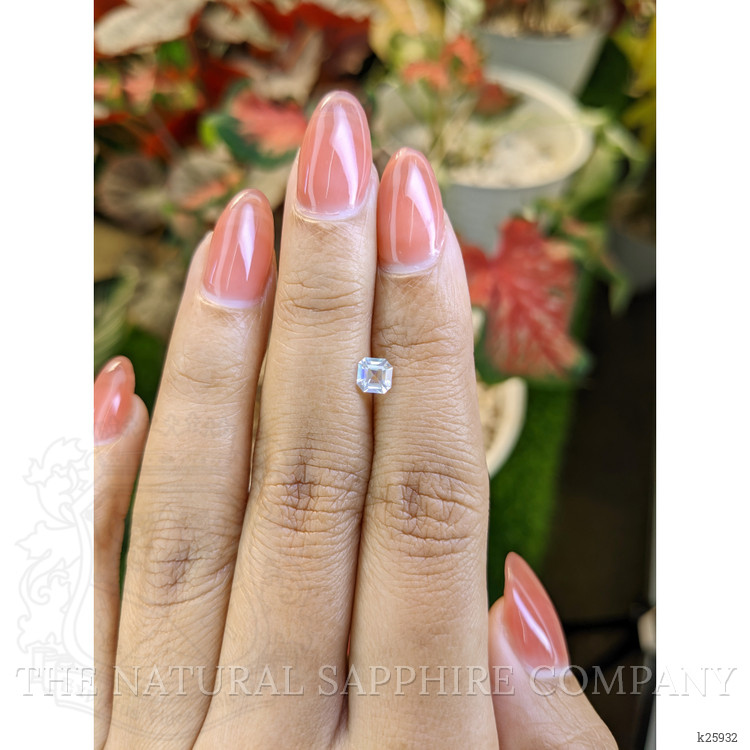 0.38 Ct. Rainbow Moonstone from Ceylon (Sri Lanka)