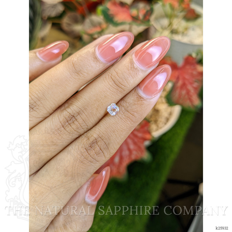 0.38 Ct. Rainbow Moonstone from Ceylon (Sri Lanka)