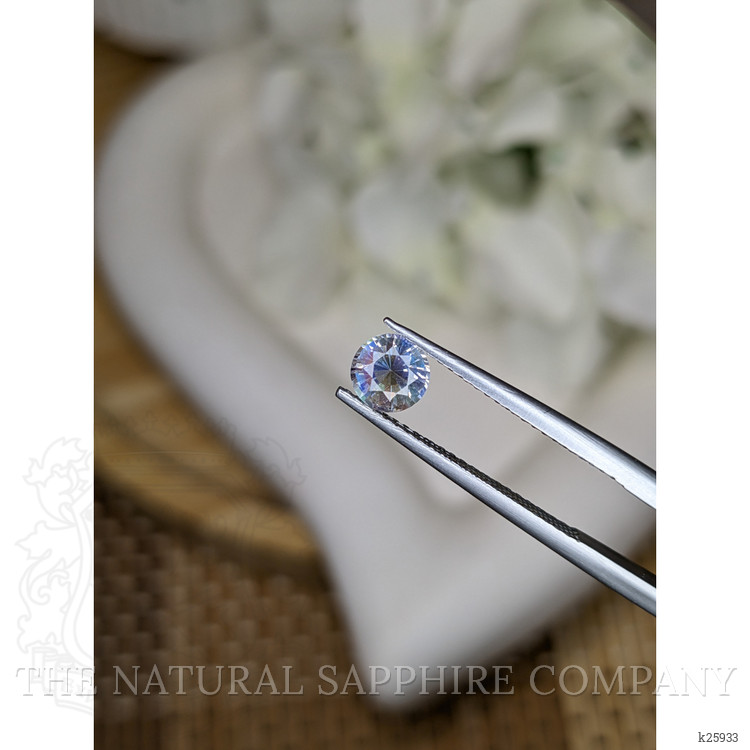 0.61 Ct. Rainbow Moonstone from Ceylon (Sri Lanka)