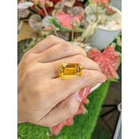 16.98 Ct. Yellowish Orange Citrine from Ceylon (Sri Lanka) Life Style