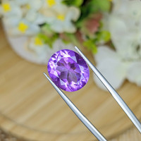 7.78 Ct. Purple Amethyst from Ceylon (Sri Lanka) Life Style
