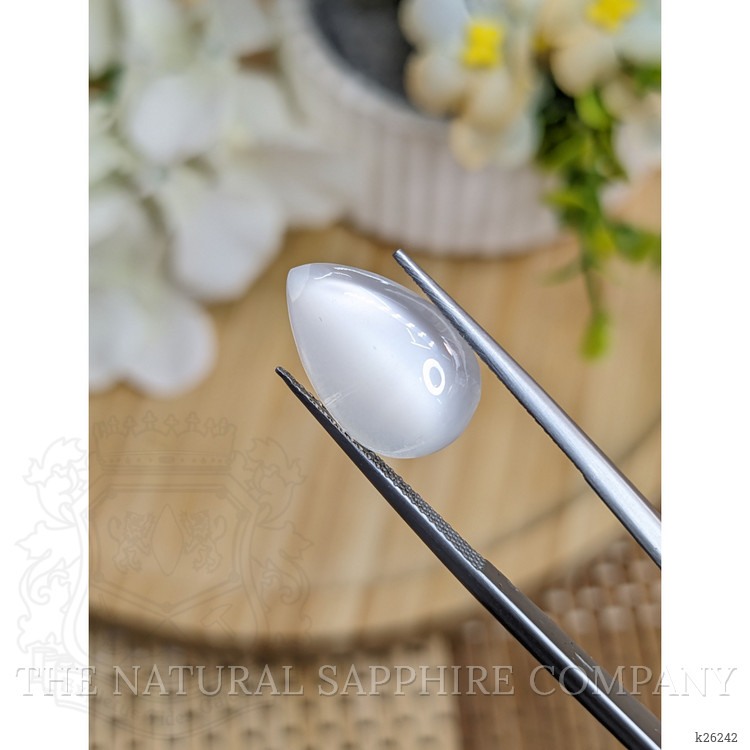 6.95 Ct. White Cabochon Moonstone from Ceylon (Sri Lanka)