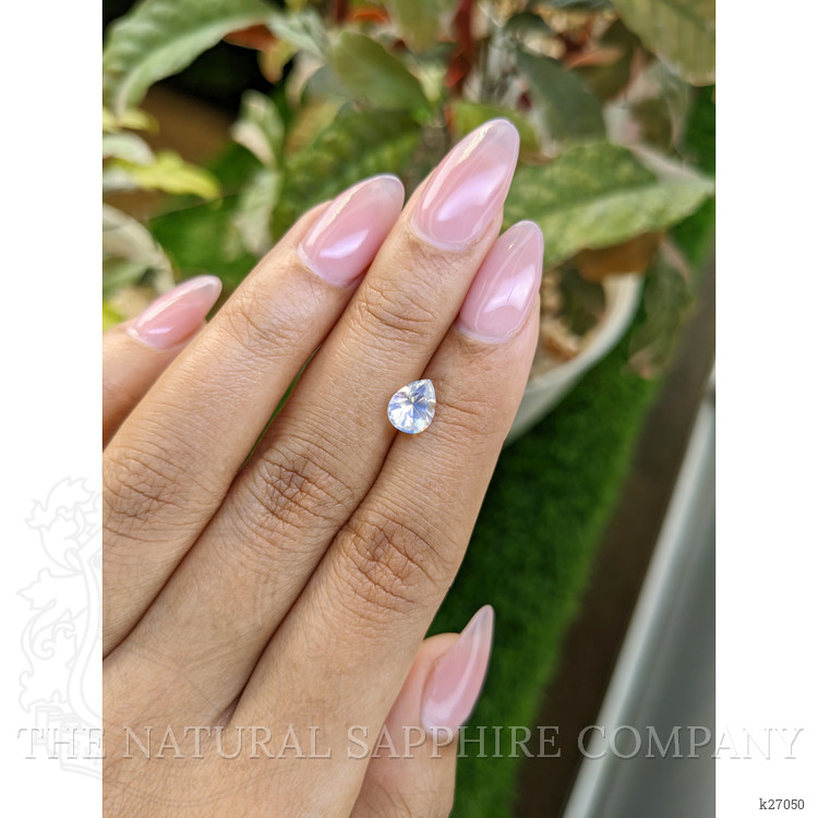 0.97 Ct. Rainbow Moonstone from Ceylon (Sri Lanka)