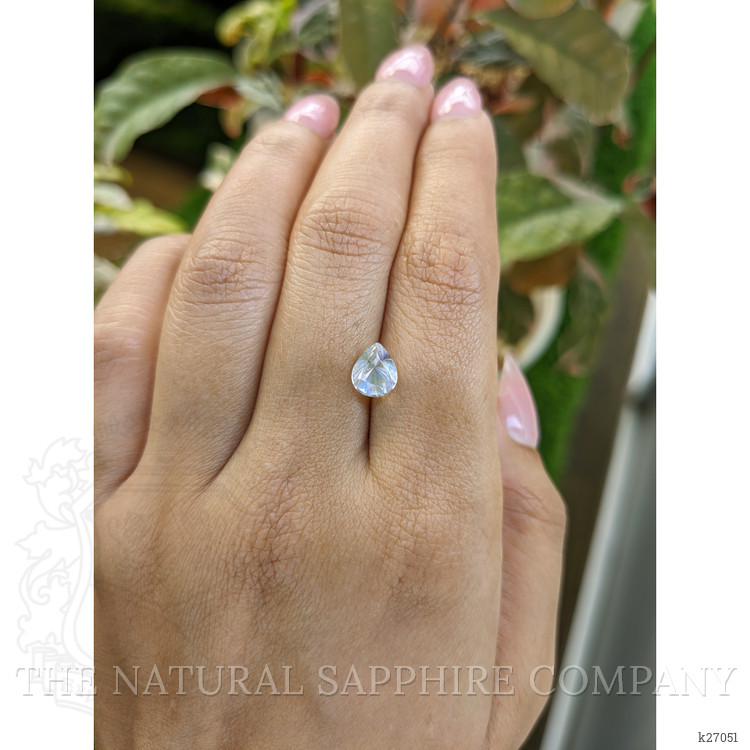 1.33 Ct. Rainbow Moonstone from Ceylon (Sri Lanka)