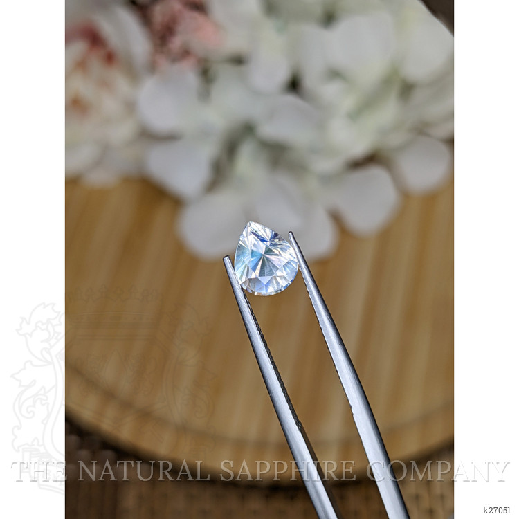1.33 Ct. Rainbow Moonstone from Ceylon (Sri Lanka)