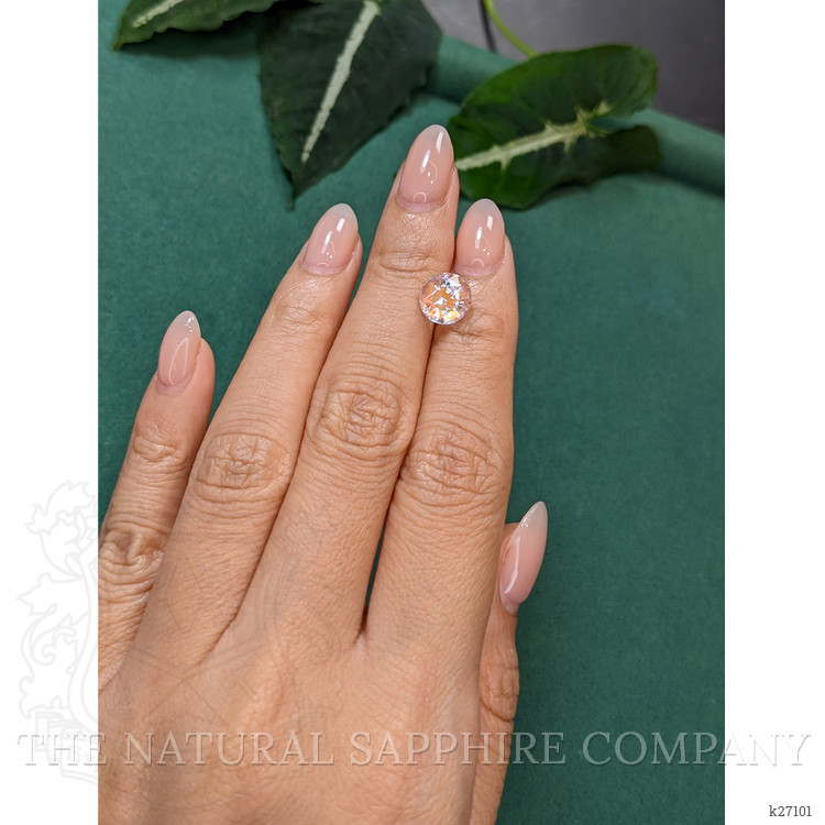 2.57 Ct. Rainbow Moonstone from Ceylon (Sri Lanka)