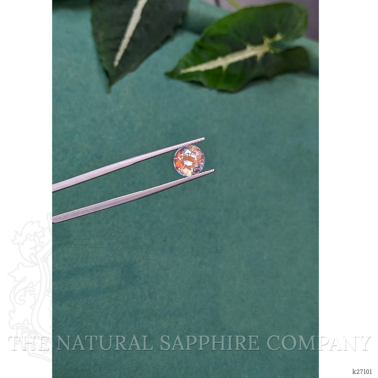 2.57 Ct. Rainbow Moonstone from Ceylon (Sri Lanka)