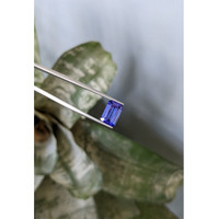 4.63 Ct. Violetish Blue Tanzanite from Tanzania Life Style