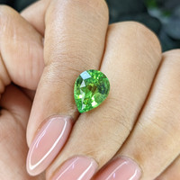 3.07 Ct. Tsavorite Garnet from Tanzania Life Style