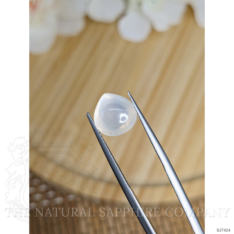 3.79 Ct. White Cabochon Moonstone from Ceylon (Sri Lanka)
