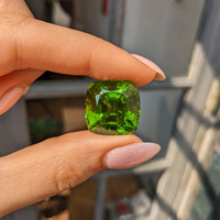 44.98 Ct. Green (Lime Green) Peridot from Pakistan Life Style