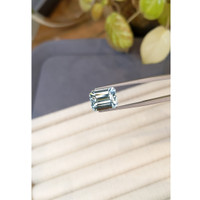 5.23 Ct. Greenish Blue Aquamarine from Brazil Life Style