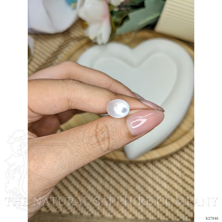 4.55 Ct. Blue Flash Cabochon Moonstone from Ceylon (Sri Lanka)