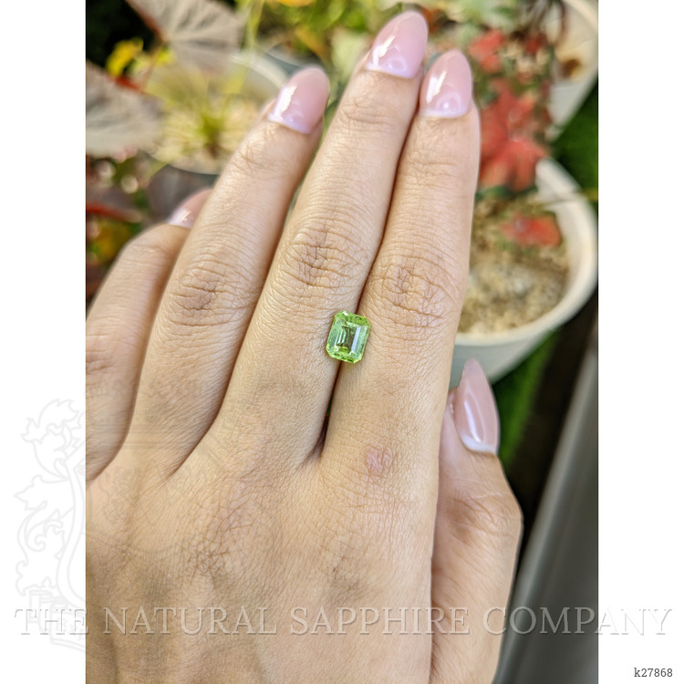 1.47 Ct. Green (Lime Green) Peridot from Pakistan