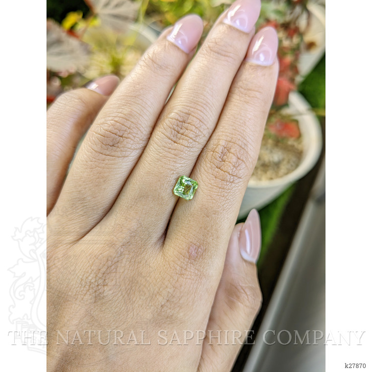 0.98 Ct. Green (Lime Green) Peridot from Pakistan